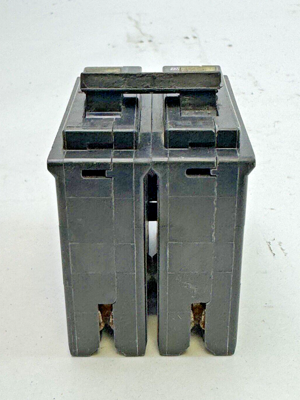 SQUARE D **LOT OF 8** HOM240 - CIRCUIT BREAKERS - 2 POLE/ 40 A/ 240 VAC6