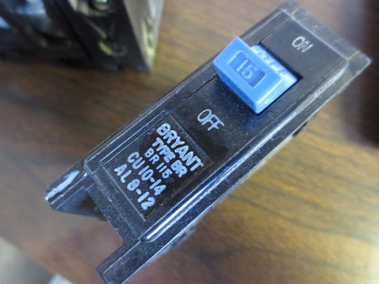 BRYANT B115 CIRCUIT BREAKER 15A - LOT of 100