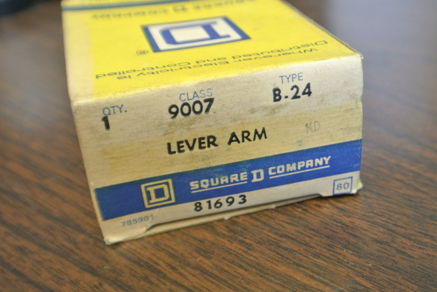 SQUARE D 9007 B-24 LIMIT SWITCH LEVER ARM / STEEL ROLLER, 2-1/2"L NEW SURPLUS7