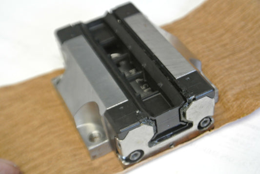 REXROTH R165182120 BALL RAIL RUNNER BLOCK / KWD-020-FNS-CS-S-SS... / NEW SURPLUS0