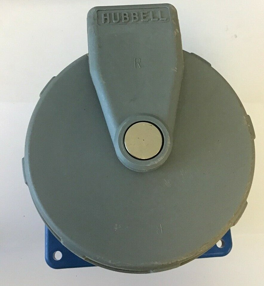 HUBBELL 560R9W 60A 120/208VAC PIN&SLEEVE RECEPTACLE 4POLE 5WIRE GRND.0