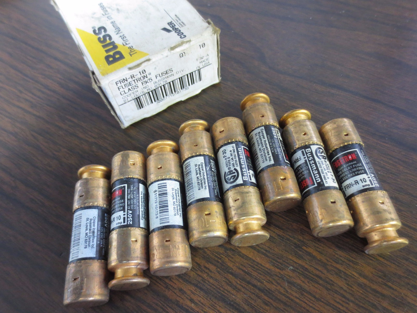 COOPER BUSSMANN FRN-R-10 FUSES - 10A - LOT of 8 - NEW SURPLUS0