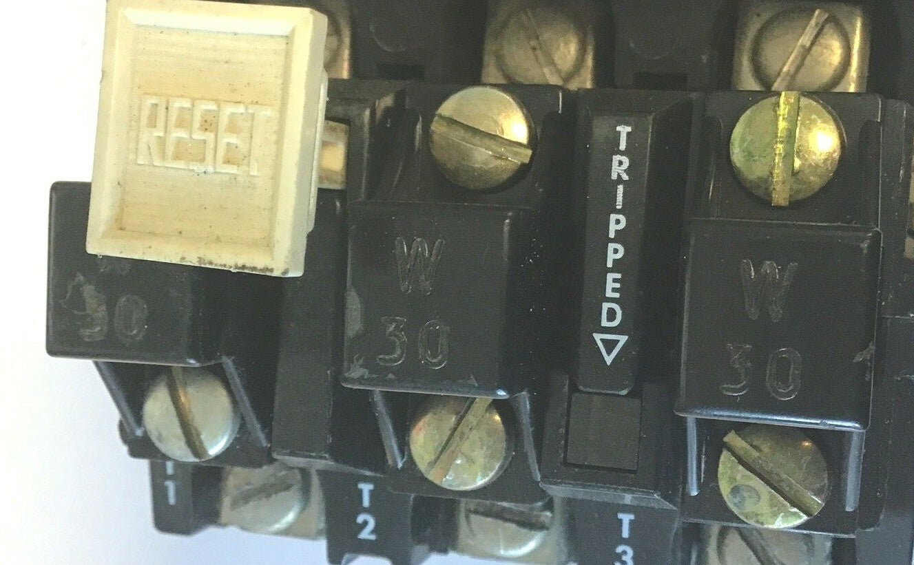 ALLEN BRADLEY 509-BOD STARTER SIZE 1 SER.B W/CB236 COIL W30 HEATER2