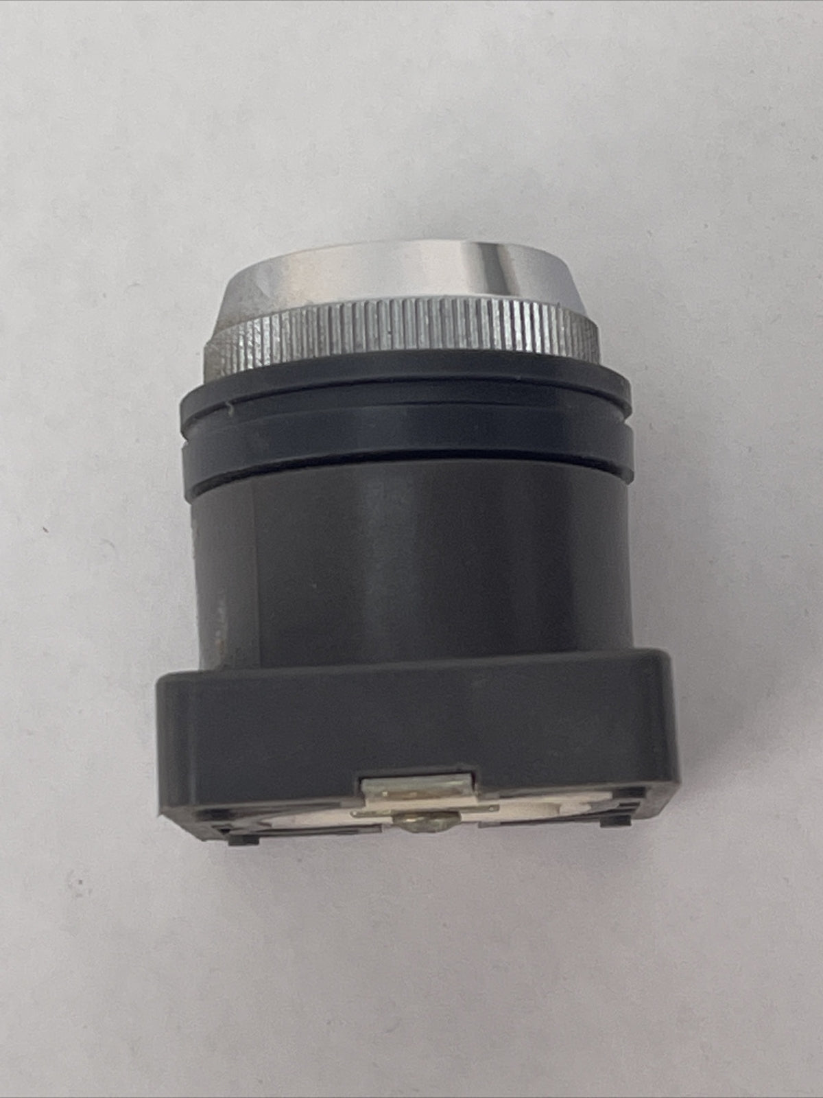 IDEC ELR1/EPRPT PILOT LIGHT NO BULB 120V LAMP2