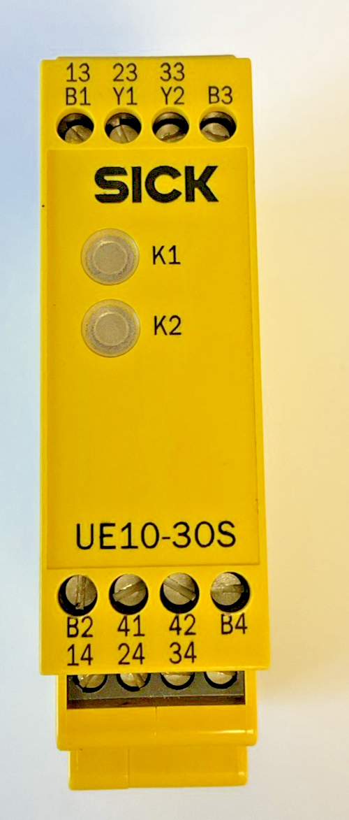 SICK UE10-30S2D0 SAFETY EXTENSION RELAY 24VDC 1.2W2