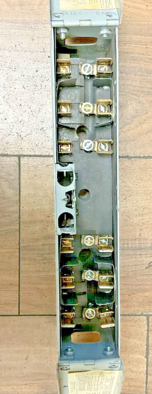 ITE V2A3211 TWIN PANELBOARD SWITCH 3POLE 3PH 30A 240V8