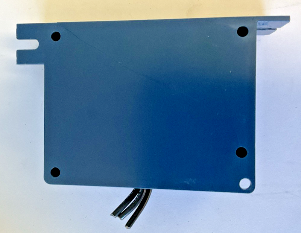 R-K ELECTRONICS RCY6A-30 NETWORK FILTER 600VAC RES 220OHM 7W **LOTOF4**6