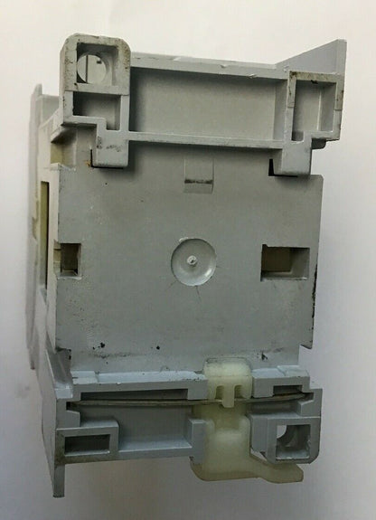 ALLEN BRADLEY 100-C12D*400 CONTACTOR SER,A 690V 32A 600VAC COIL 24VDC6