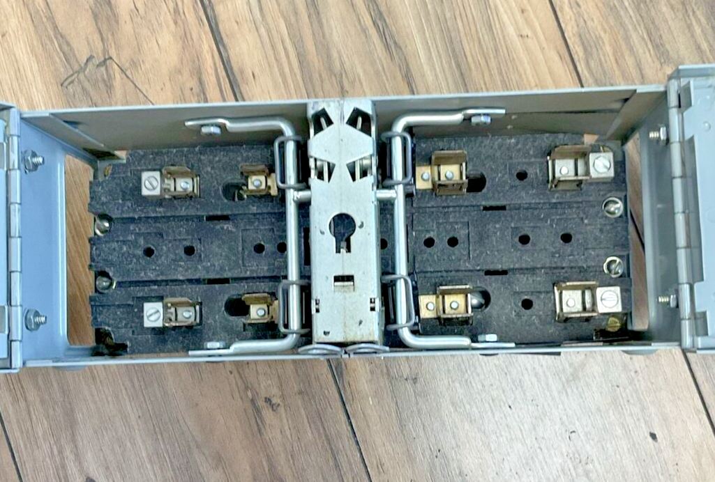 ITE V7B2212LR VACU-BREAK CLAMPMATIC 3HP 250V 1PH 30A 2POLE9