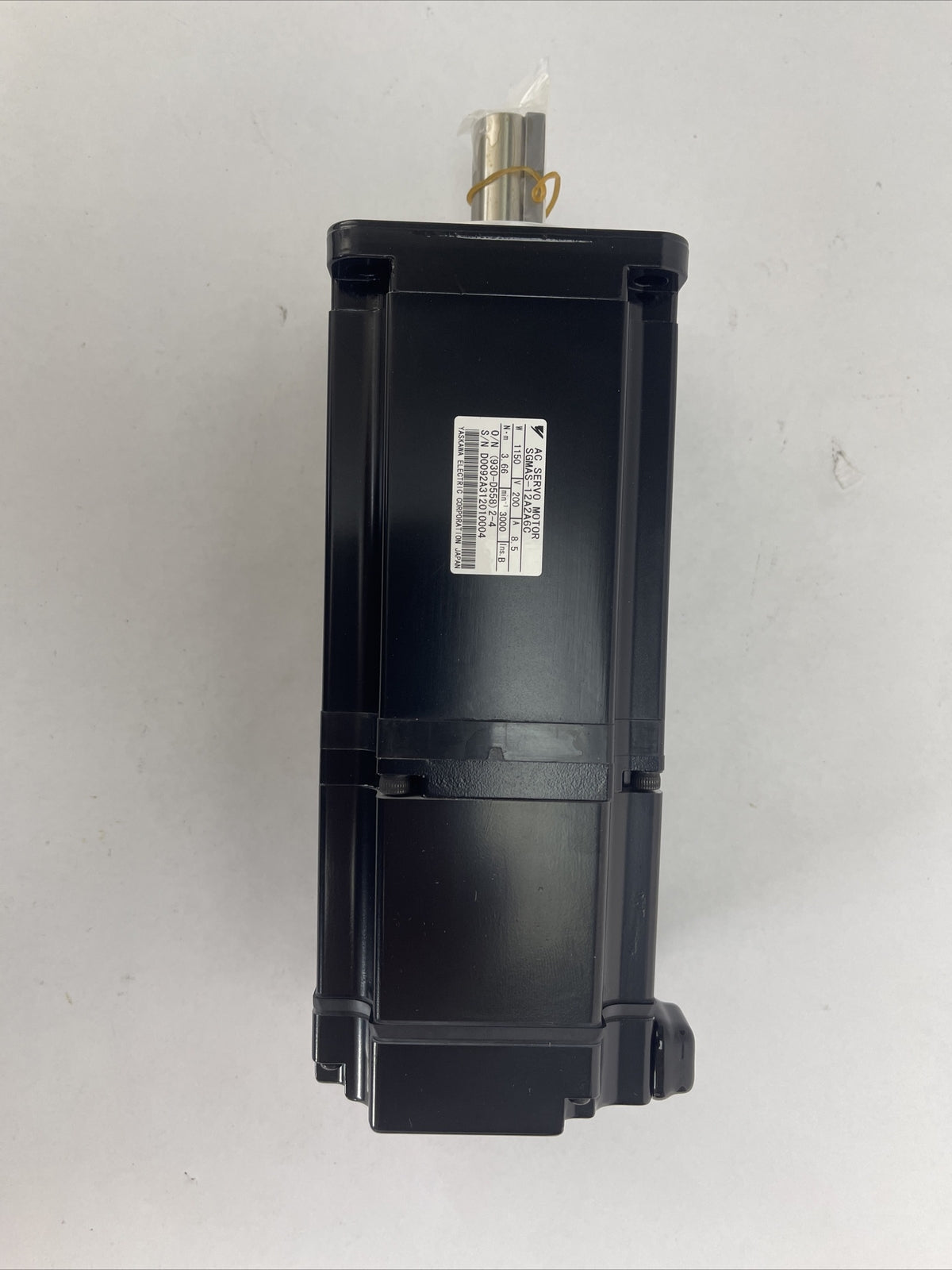 YASKAWA SGMAS-12A2A6C AC SERVO MOTOR 200V 1150W 8.5A 3.66Nm0