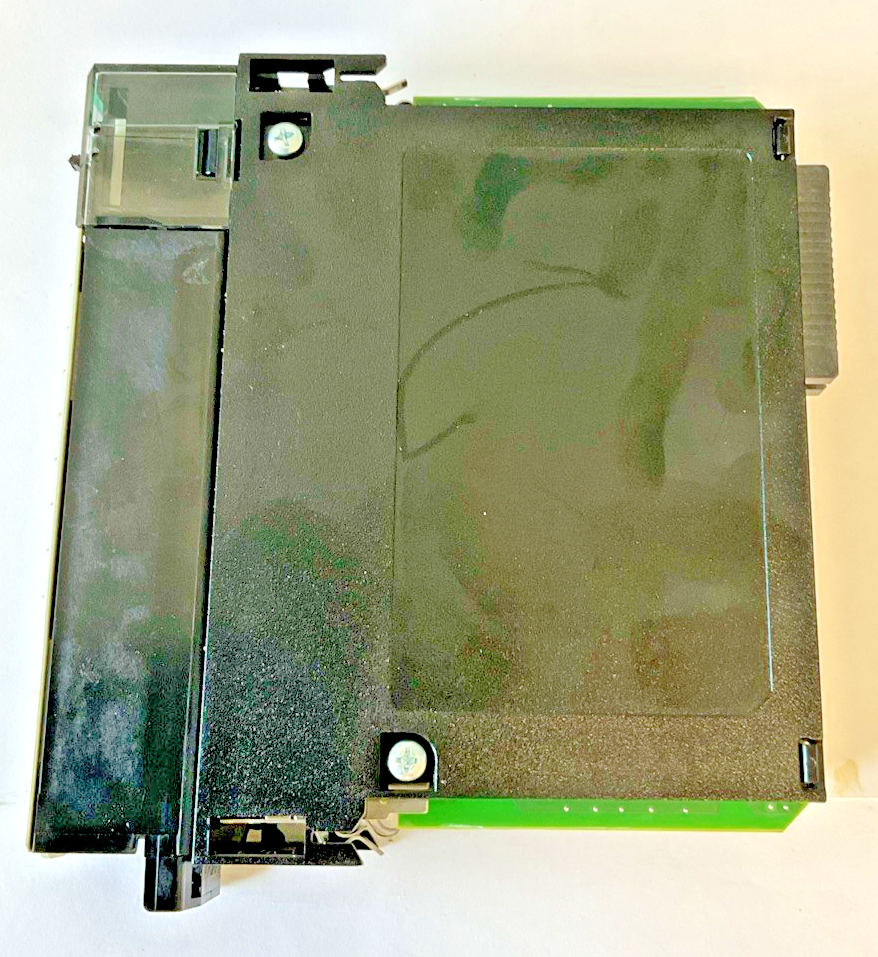 ALLEN BRADLEY 1756-OB16E D/O MODULE 16 POINT FW:3.004 SER.A5