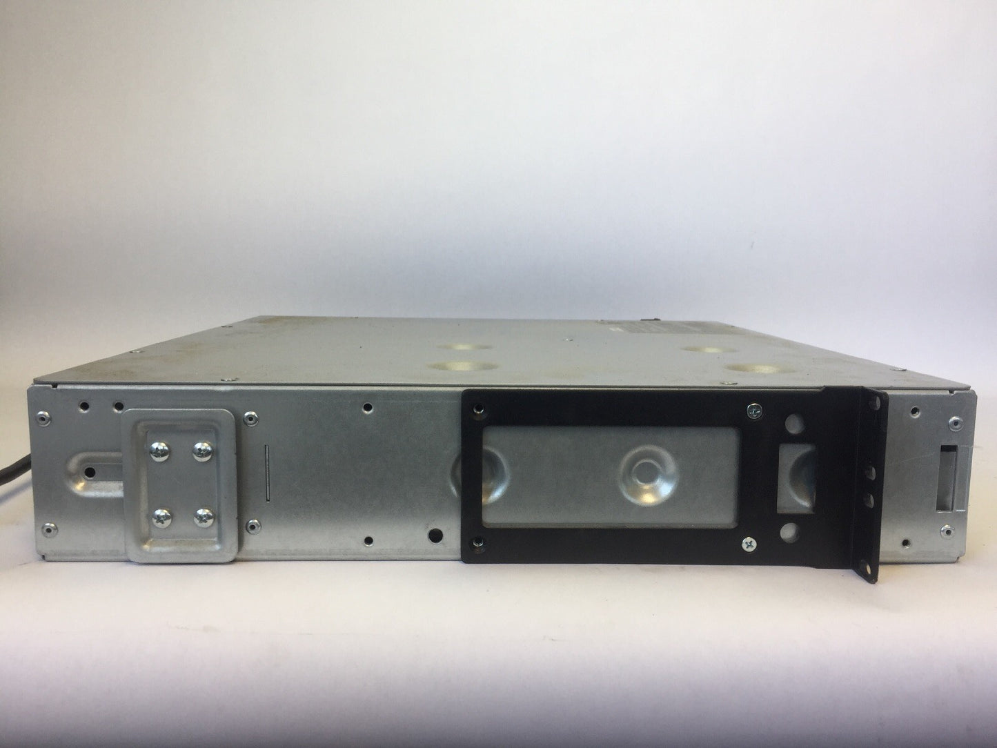 APC SUA1500RM2U UNINTERRUTIBLE POWER SUPPLY 120VAC 1440VA 980W2