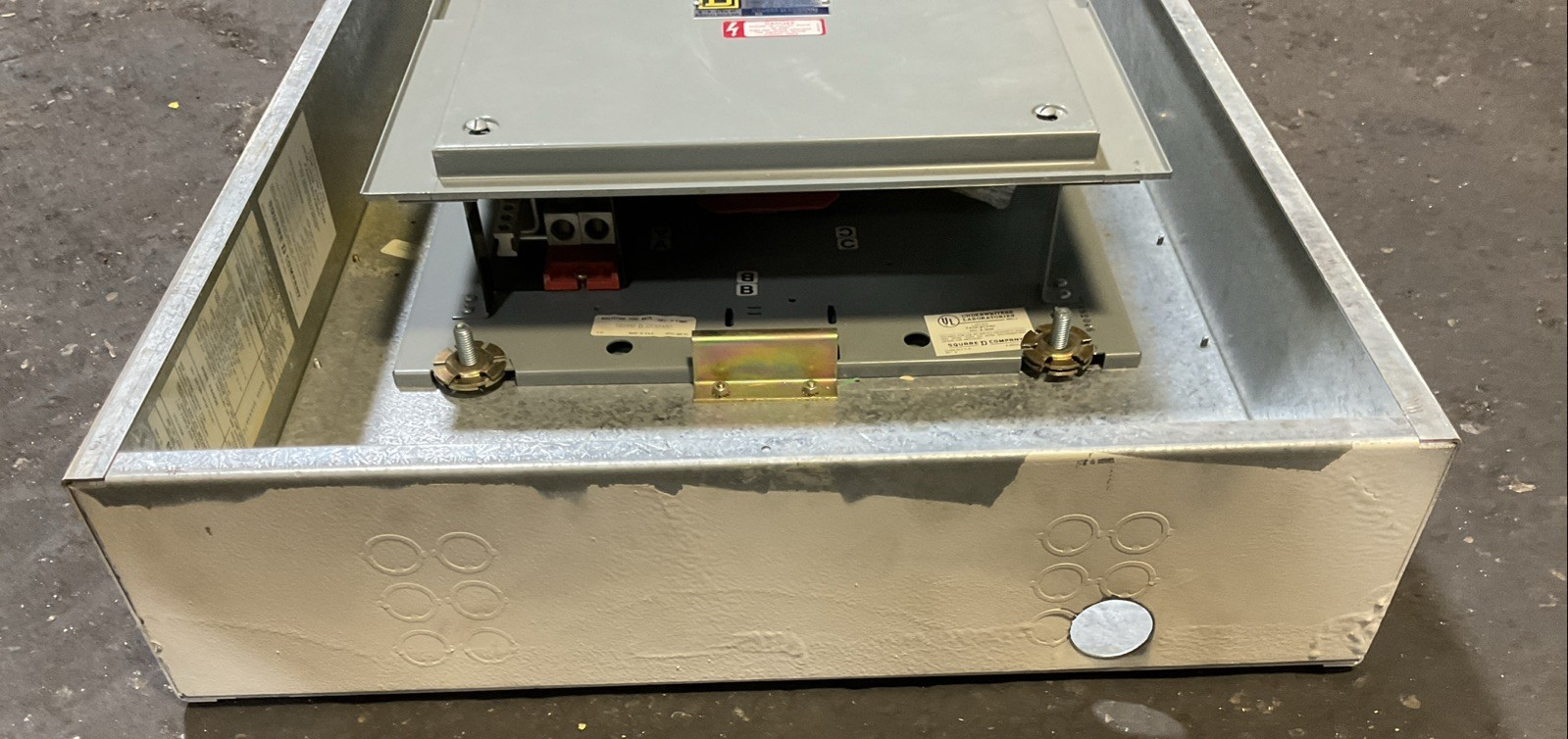 SQUARE D HC2652TS BREAKER PANELBOARD TYPE 1 SERIES E1 1452-2N 225A 250V 600VAC5