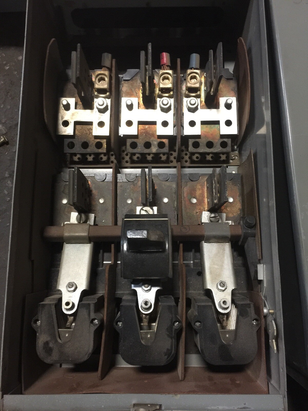 FPE QMQB QMQB2032 200 AMP 240V FUSED PANELBOARD SWITCH 3 POLE4