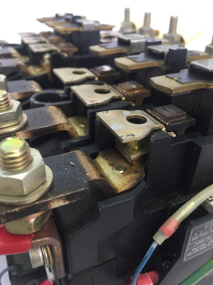 GE CA5F2 REVERSING CONTACTOR 600VAC 100HP 105AMP COIL 120V 60HZ9