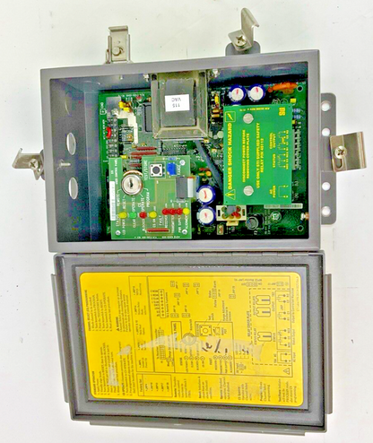 STI 43268-0040 LIGHT CURTAIN CONTROLLER MS4304B-2 115VAC 50/60HZ .250A8