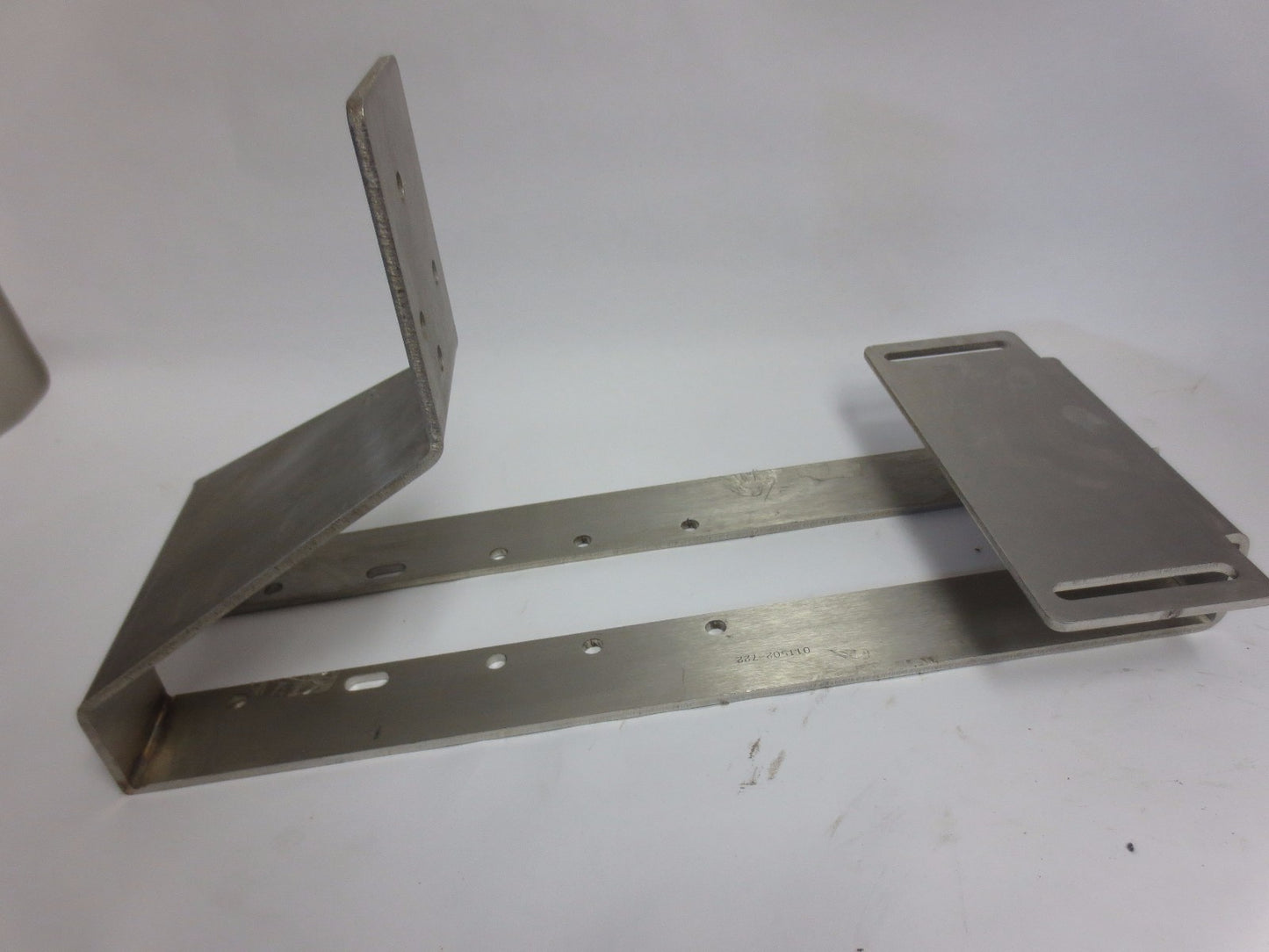 DRESSER 011502-722-002 MOUNTING BRACKET / MODEL 84/85 ACTUATOR SIZE 154/414 19"4