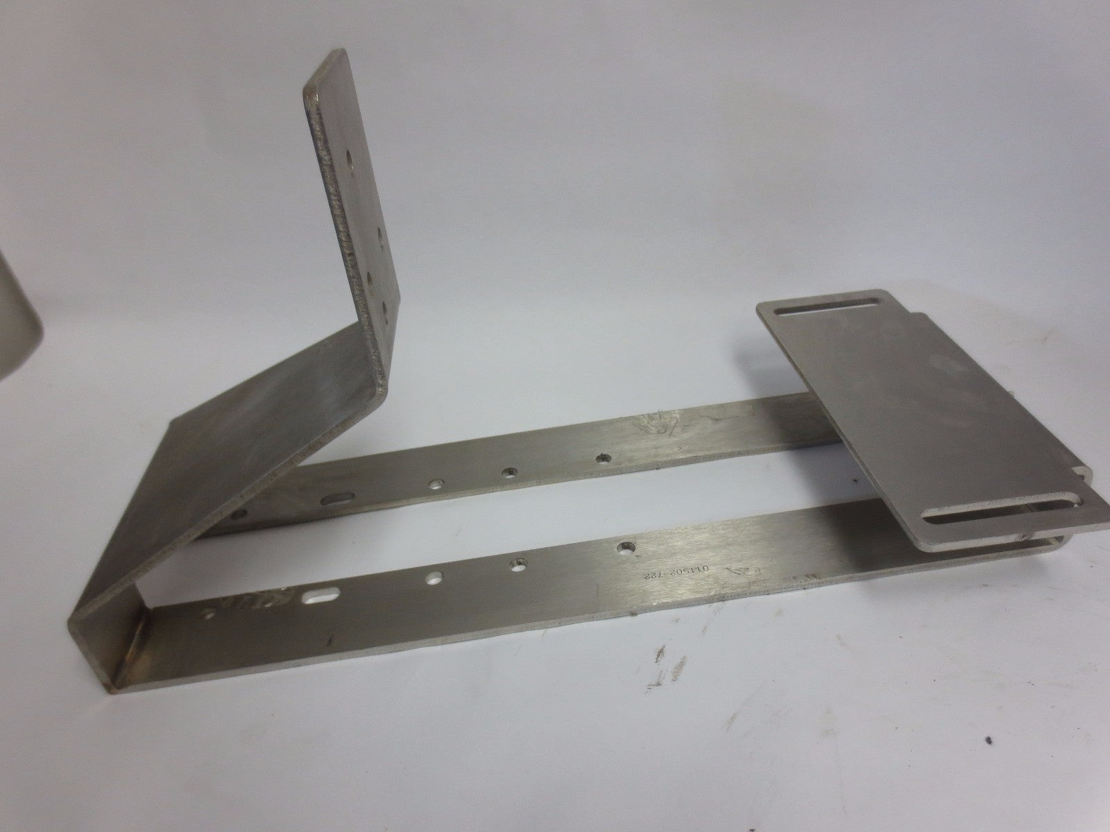 DRESSER 011502-722-002 MOUNTING BRACKET / MODEL 84/85 ACTUATOR SIZE 154/414 19"4