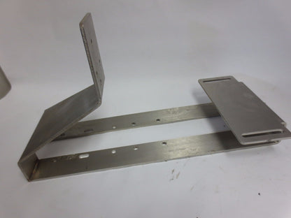 DRESSER 011502-722-002 MOUNTING BRACKET / MODEL 84/85 ACTUATOR SIZE 154/414 19"4
