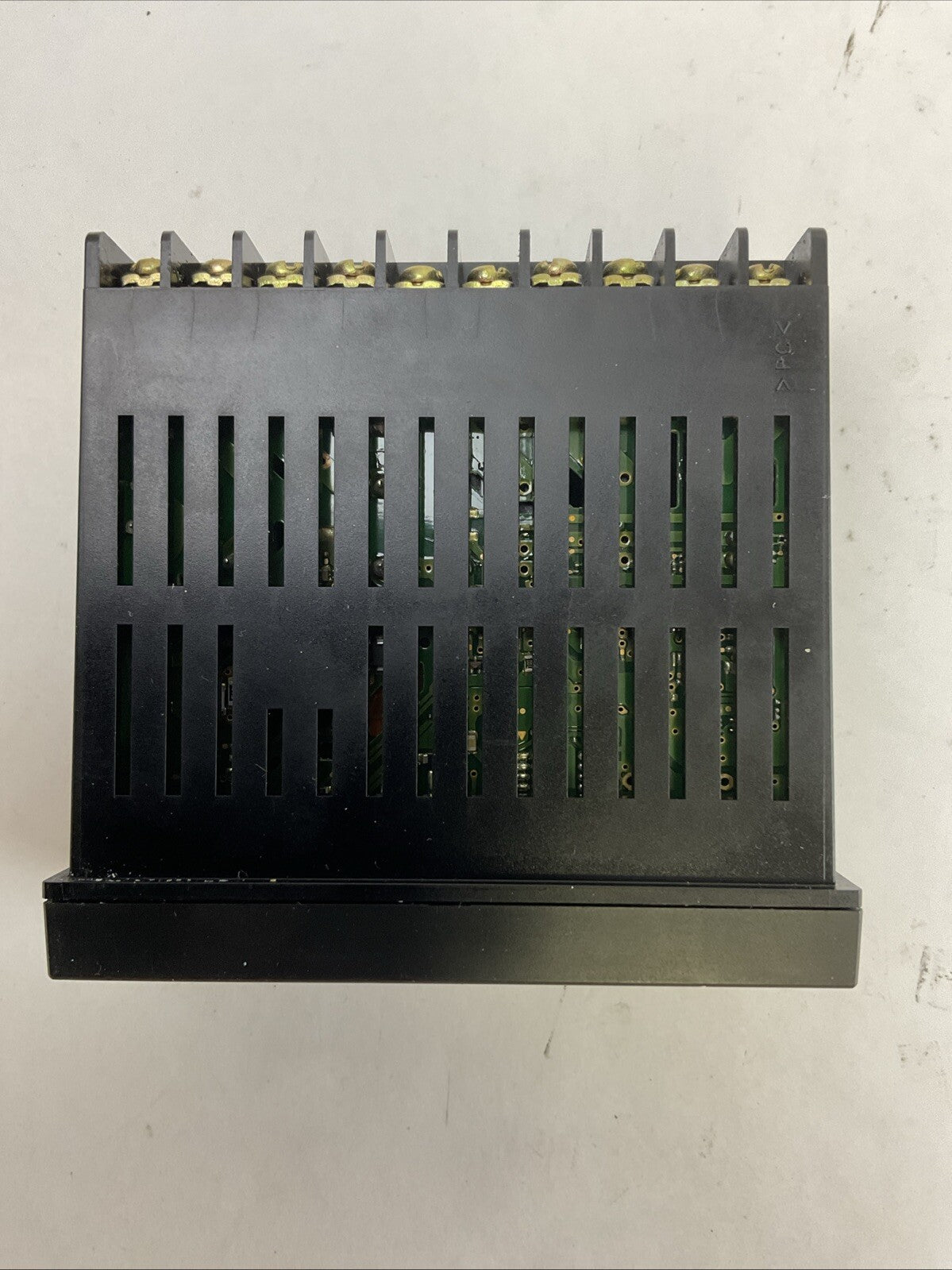 OMRON E5EN-R3MTC-500 TEMPERATURE CONTROLLER 100-240VAC 50/60HZ 9VA3