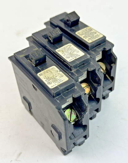 SQUARE D **LOT OF 3** HOM130 - CIRCUIT BREAKERS - 1 POLE/ 30 A/ 240 VAC0