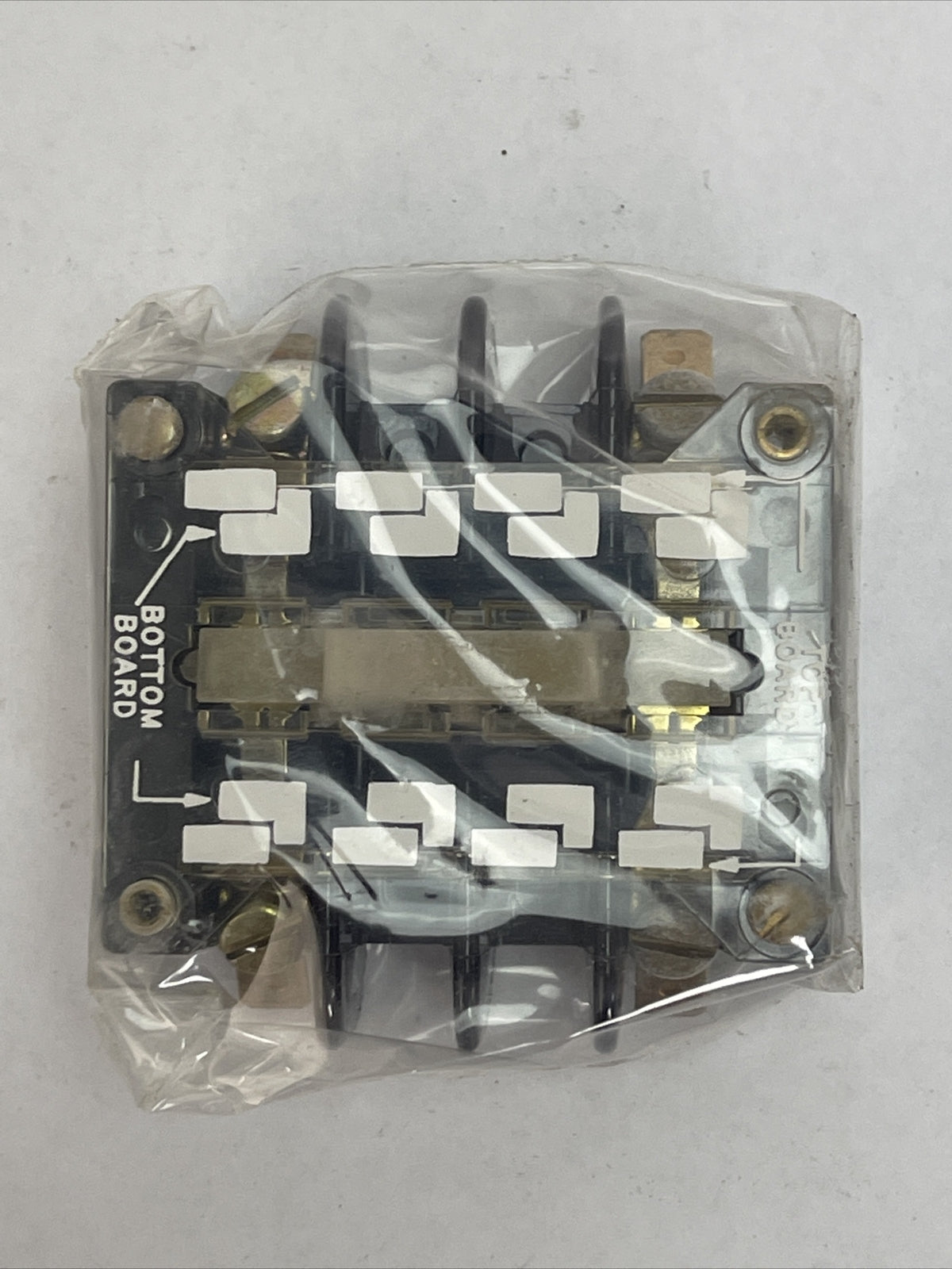 FURNAS 46ZB02 CONTACT BLOCK 300VAC 10AMP PILOT DUTY 2N.C. (LOT OF 2)3