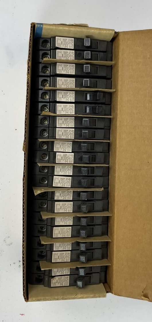 CROUSE HINDS MH30 CIRCUIT BREAKER 30A 120/240VAC 1POLE MODEL4 ***LOTOF20***1