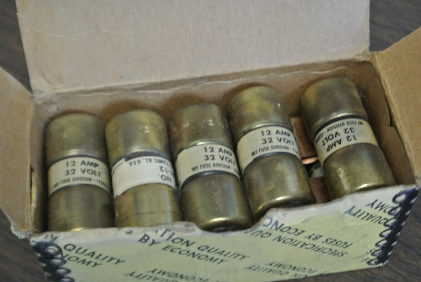 ECONOMY / FPE OBH-12 BOLT-ON FUSE / 12A / 32VDC / NEW SURPLUS6