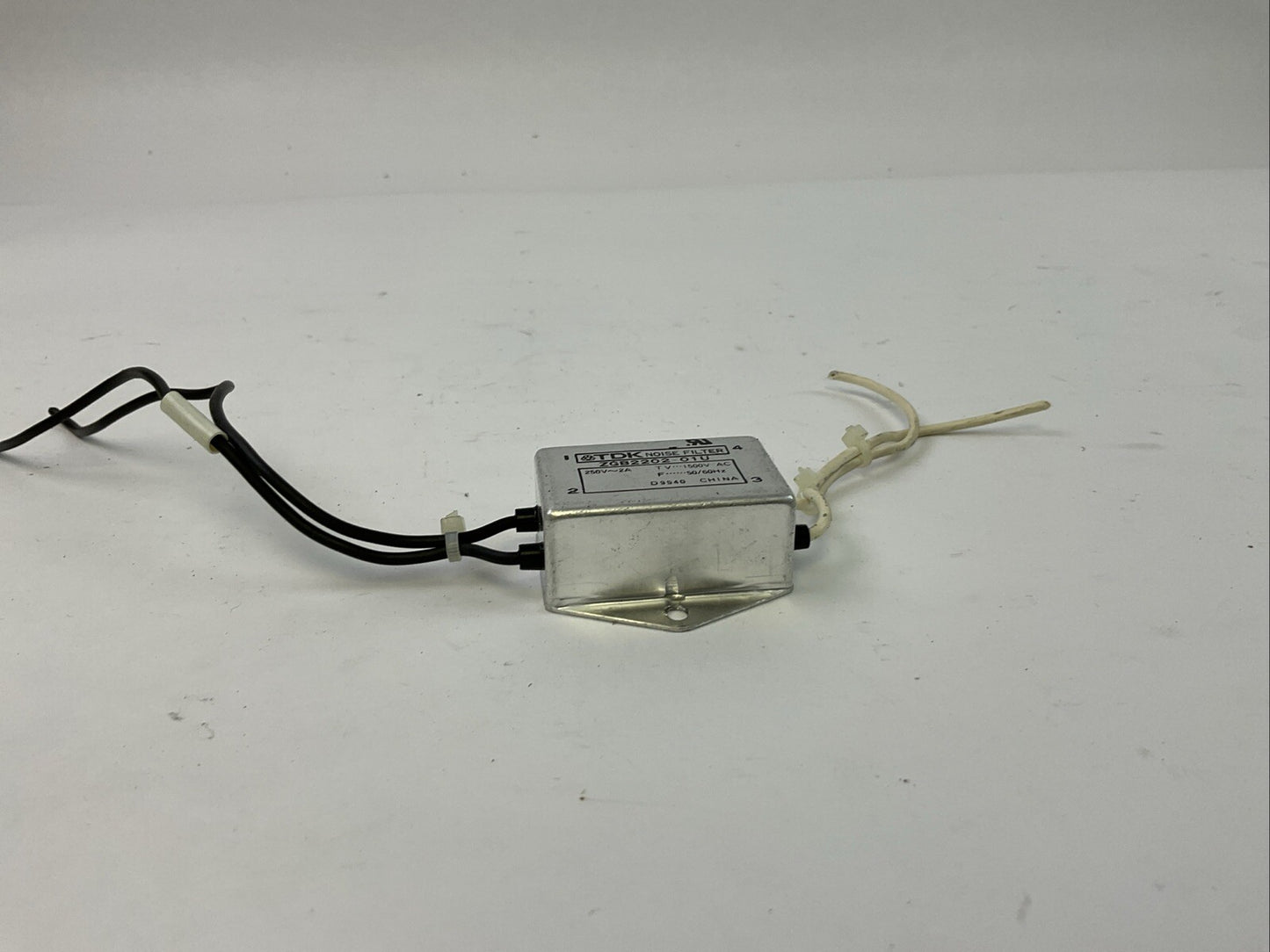 TDK ZGB2202-01U NOISE FILTER 250VAC 2A TV...1500VAC F.......50/60HZ2