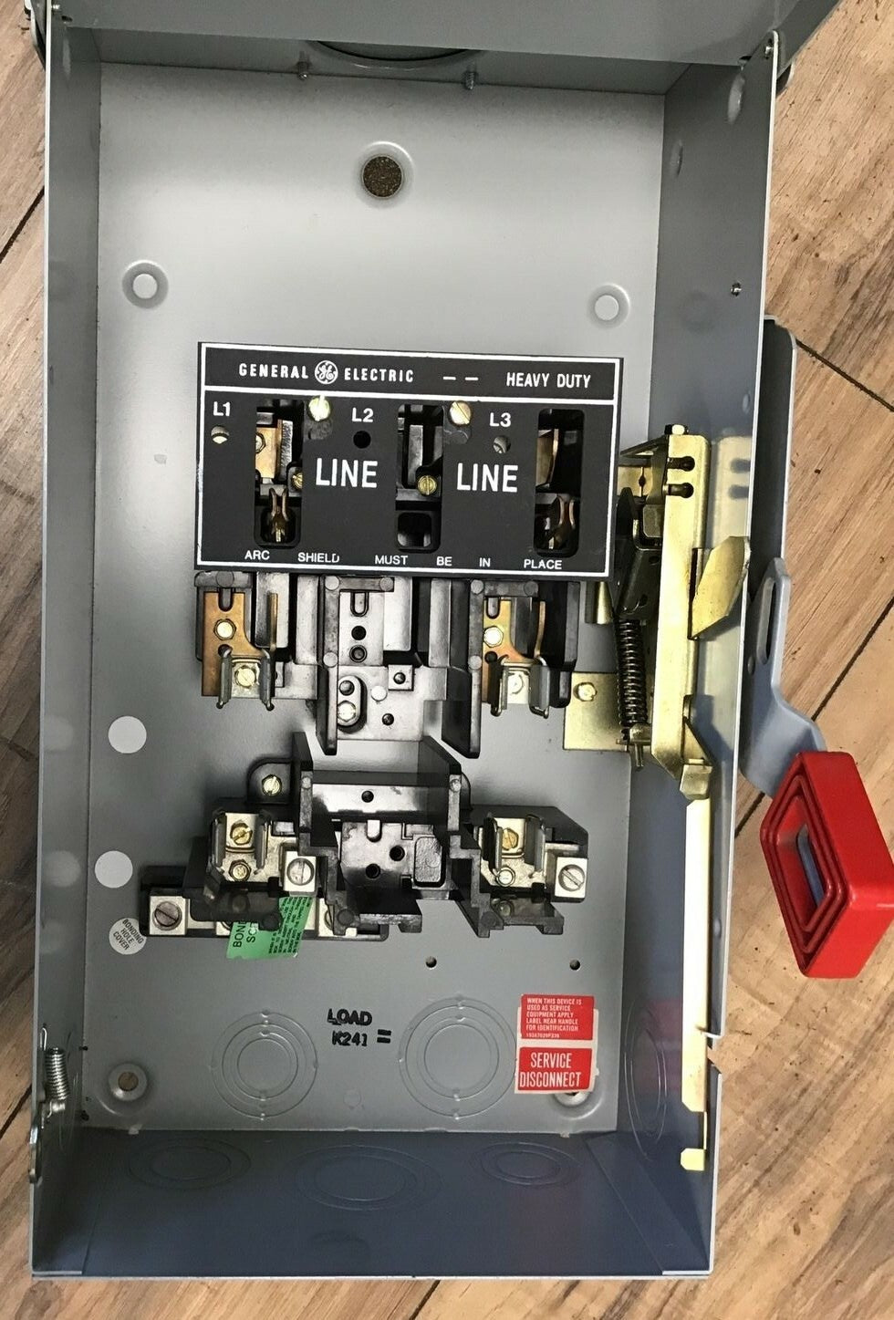 GENERAL ELECTRIC TH3222R SAFETY SWITCH MODEL7 240VAC/250VDC TYPE3R 60A7