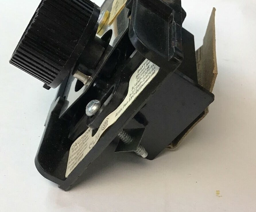 DAYTON 2E340 SWITCH CONTROL 240VAC ATTIC FAN DIFFERENTIAL 8