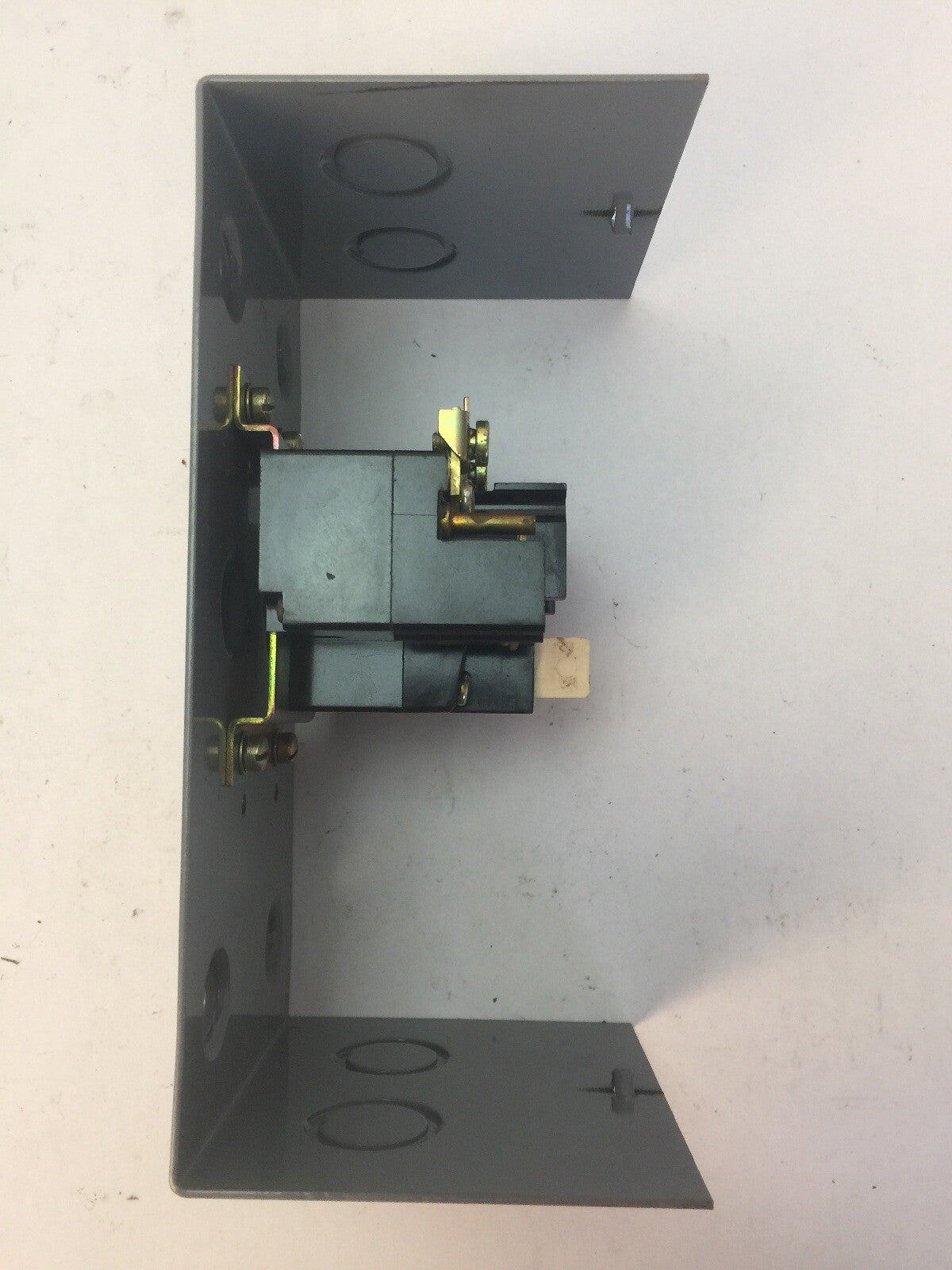 FURNAS 48DC31B THERMAL OVERLOAD RELAY IN ENCLOSURE 600VAC 120-240VDC9