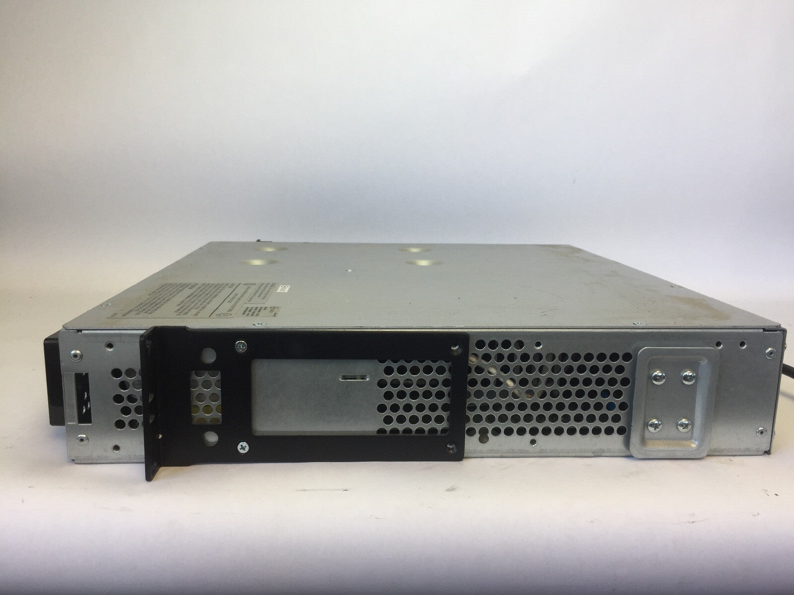 APC SUA1500RM2U UNINTERRUTIBLE POWER SUPPLY 120VAC 1440VA 980W4