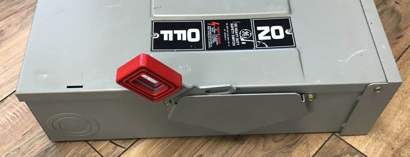 GENERAL ELECTRIC TH3222R SAFETY SWITCH MODEL7 240VAC/250VDC TYPE3R 60A3