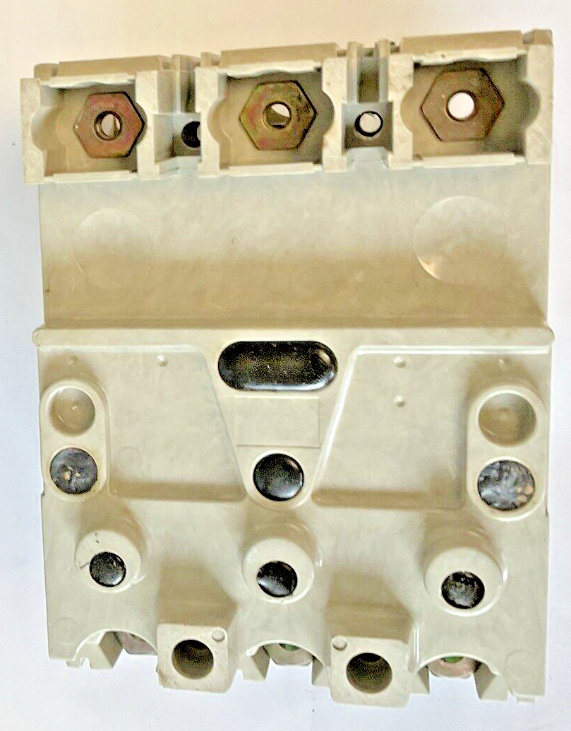 ITE HE3A025 CIRCUIT BREAKER 25A 480VAC 3POLE TYPE HE ETI6