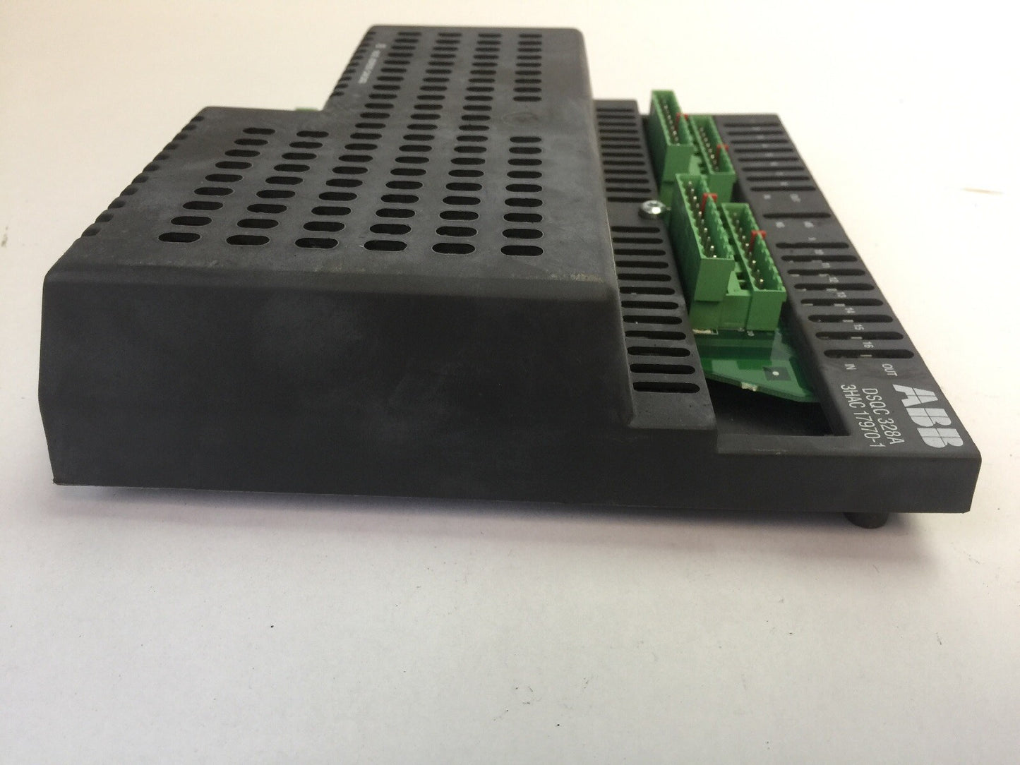 ABB DSQC 328A DIGITAL I/O MODULE 3HAC17970-13