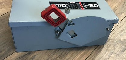 GENERAL ELECTRIC THN3361J SAFTEY SWITCH NON FUSIBLE 30A MODEL 11 600VAC/250VDC2