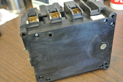 BRYANT 67FSJ60 FUSED DISCONNECT SWITCH / 60A / 3-POLE / TYPE J / NEW SURPLUS6