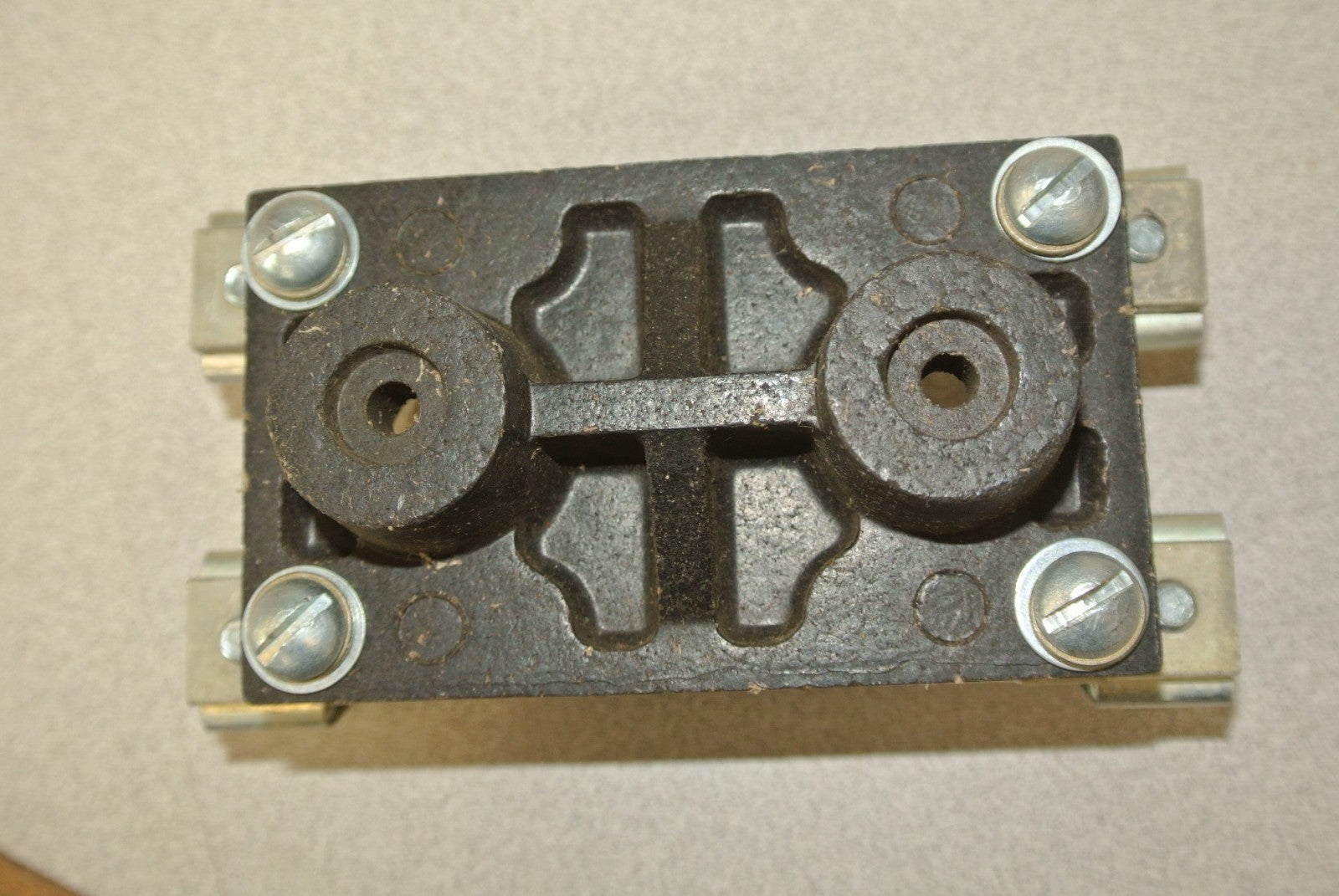 CUTLER-HAMMER 10982H3A3 FUSE BLOCK /2 POLE / 30A / 600V / NEW SURPLUS6