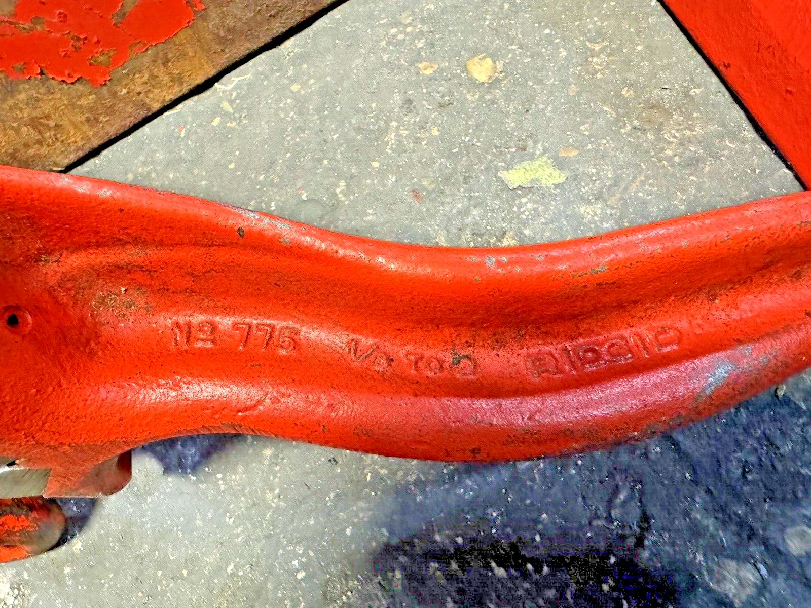 RIDGID - 700-12 - POWER DRIVE PIPE THREADER W/ STAND/BUCKET/DIE HEADS +SEE BELOW14