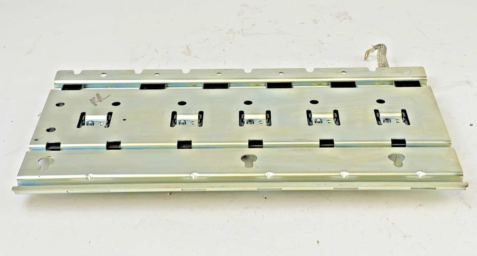 ALLEN BRADLEY - 2094-PRS5 SER. A - BULLETIN 2094 5 AXIS SLIM POWER RAIL3