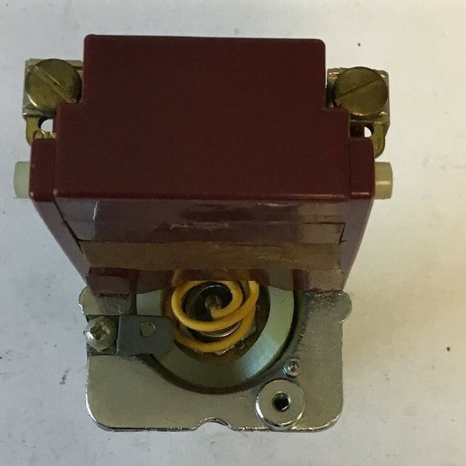  REES 4300-979 SELECTOR KNOB 949-6550 WHITE KNOB 115V 60CY3