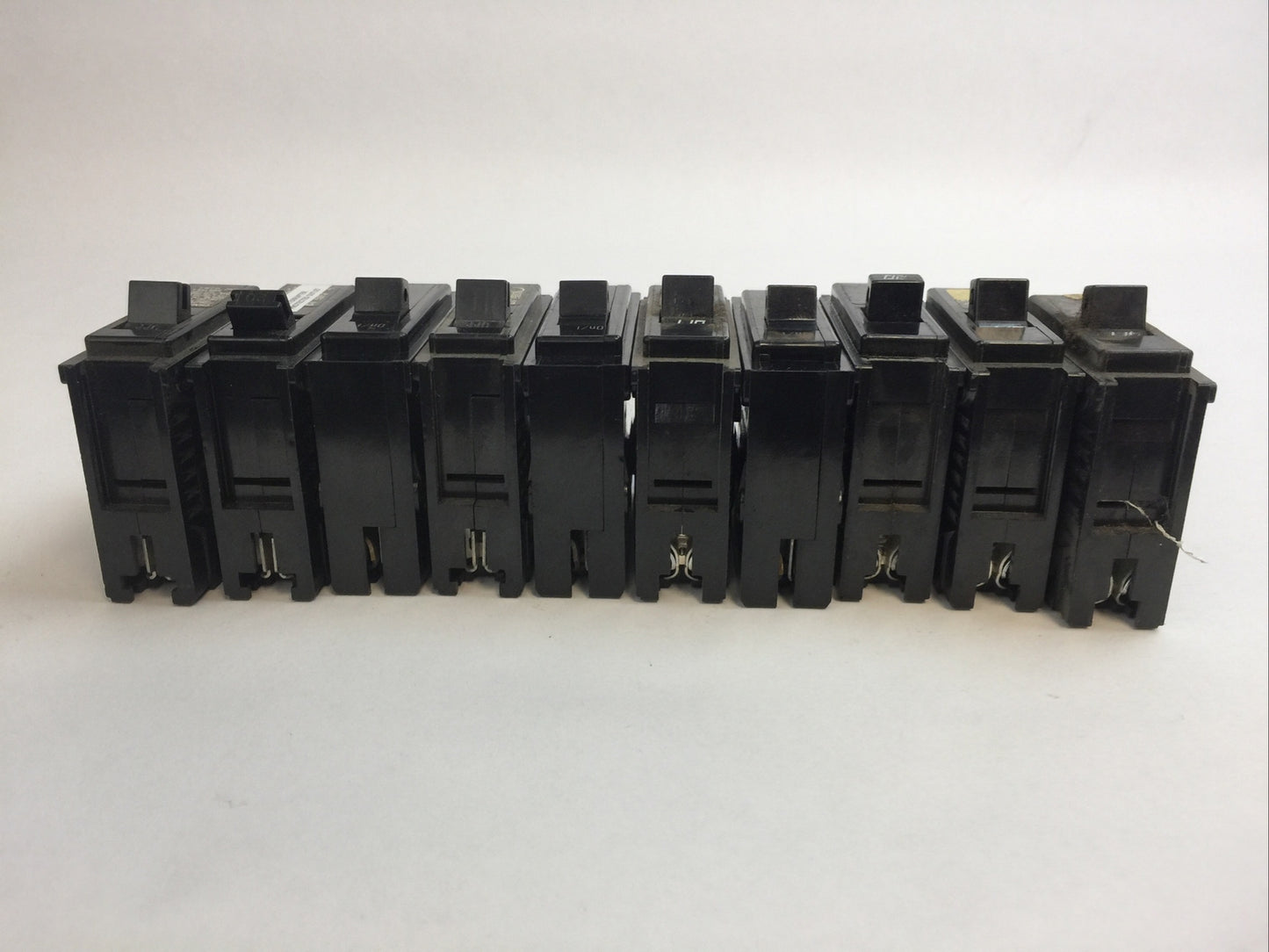 CHALLENGER C120 CIRCUIT BREAKER 20AMP 120/240VAC 1POLE (LOT OF 10)5