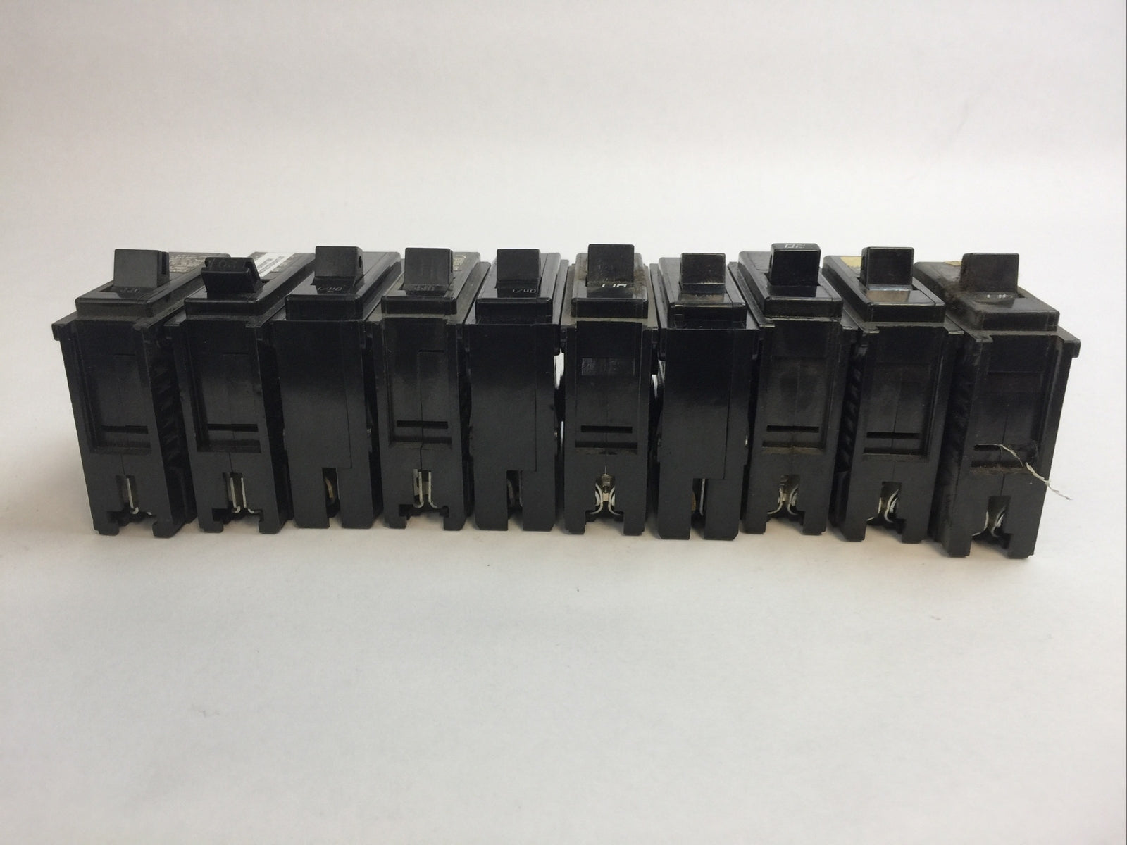 CHALLENGER C120 CIRCUIT BREAKER 20AMP 120/240VAC 1POLE (LOT OF 10)5