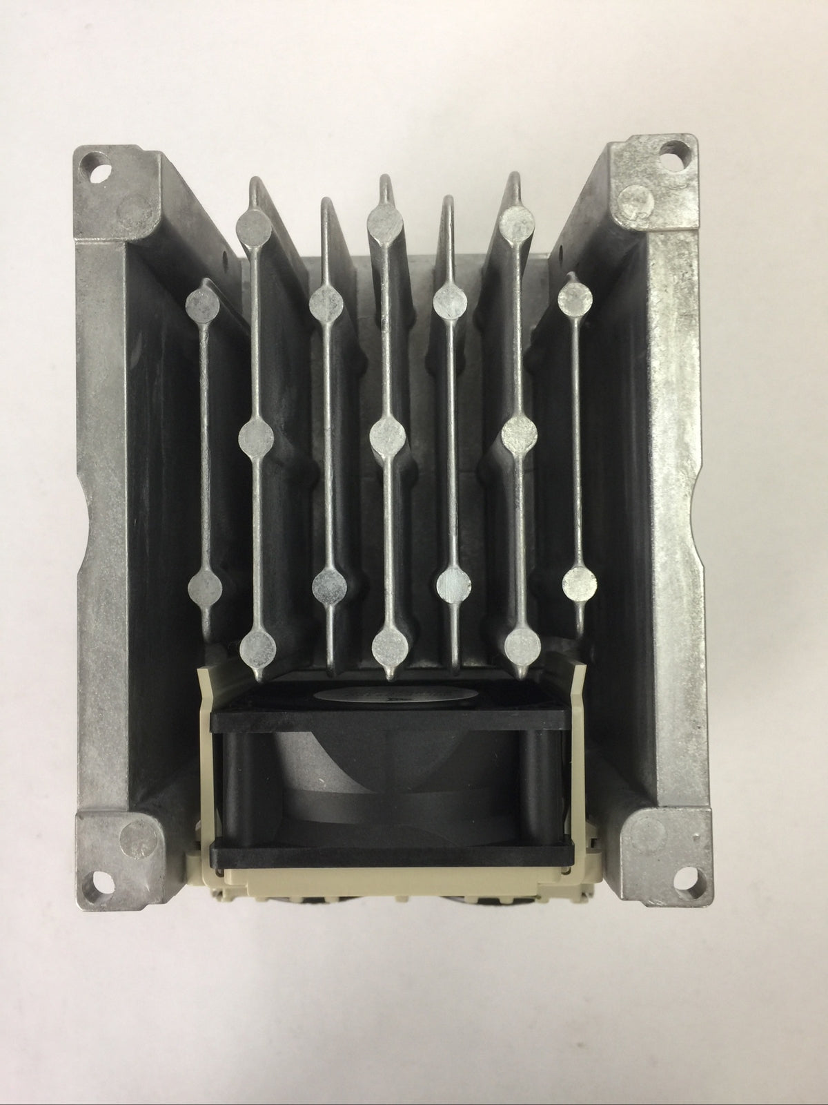 YASKAWA DRIVE CIMR-V7NU21P51 VARISPEED 230VAV 8A CVST31059 BLANK COVER-A7