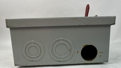 GE TG4322 FUSIBLE SAFETY SWITCH MOD 8 60A 240VAC 3PH 15HP 250VDC 10HP 3P TYPE 11