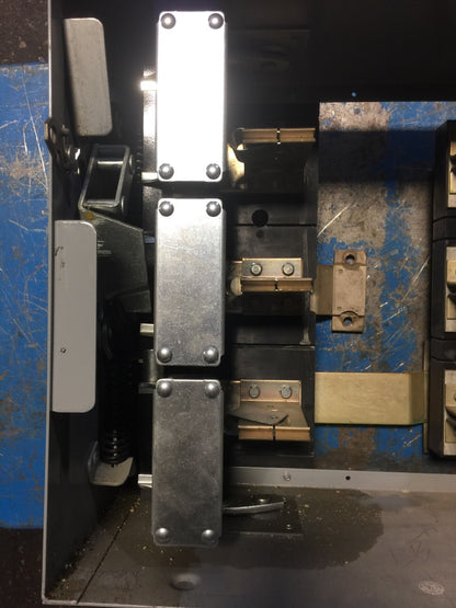 SIEMENS V7H3205 VACU-BREAK SWITCH 400 AMP 240V MAX 3 POLE 3 PHASE SERIES A10