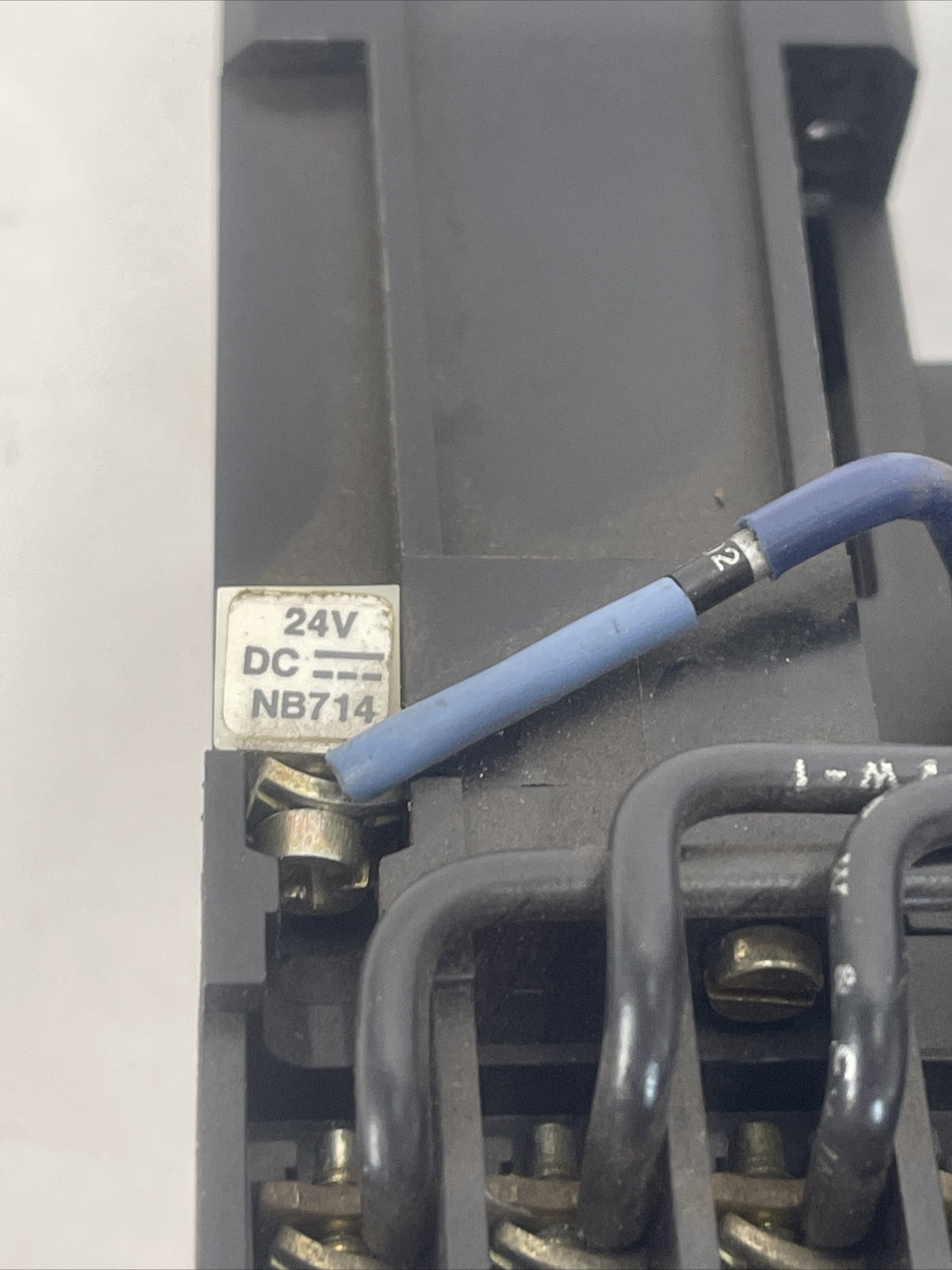 ALLEN BRADLEY 104-A12NZ243 SER A REVERSING STARTER 12AMP 600VAC 10HP COIL 24VDC8