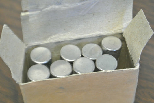 LOT of 8 / BUSS FNM2-1/4 DUAL-ELEMENT FUSE / 2-1/4A / 250V NEW SURPLUS FNM-2-1/40