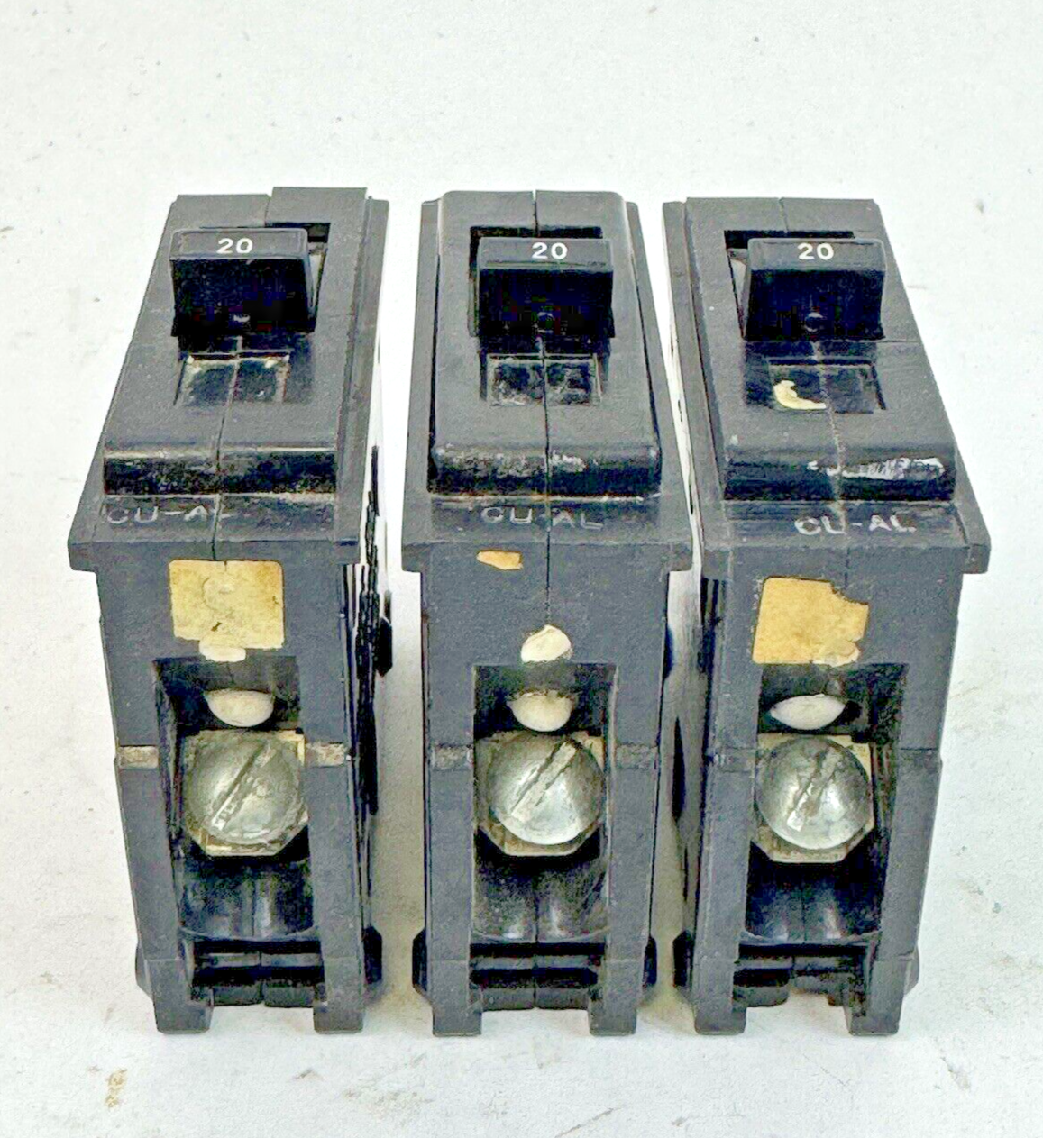 GE *LOT OF 3* - TQL1120 - CIRCUIT BREAKERS - 1 POLE, 20 A, 240 VAC, TYPE TQL2